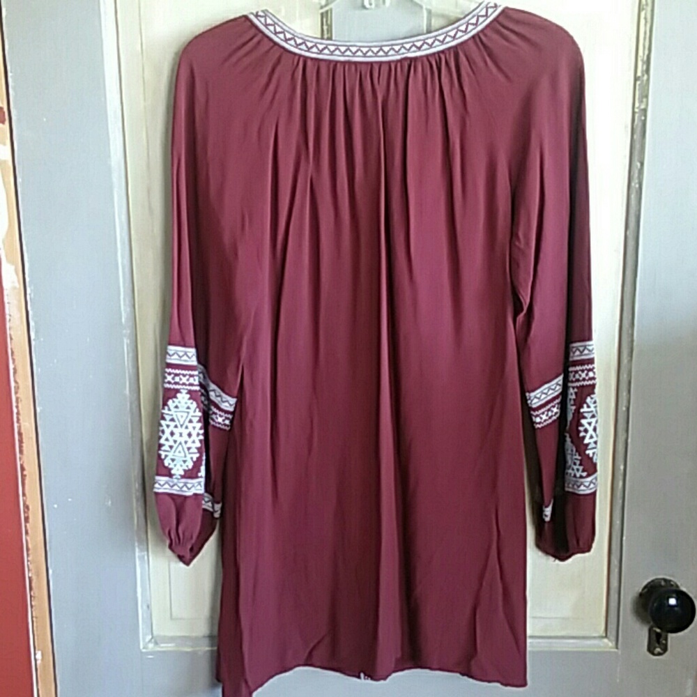 Maroon Peasant Top With Aztec and Tassle details - Picture 6 of 7